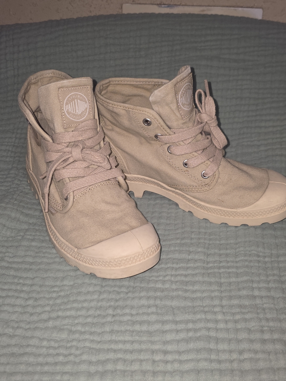 Palladium Pampa Hi Women's Light Beige Canvas Lace-Up Ankle Boots